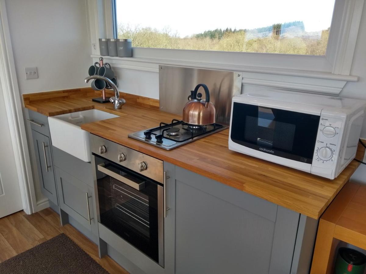 Cleeves Cabins Arran Luxury Lodge With Hot Tub Dalry  Exterior photo