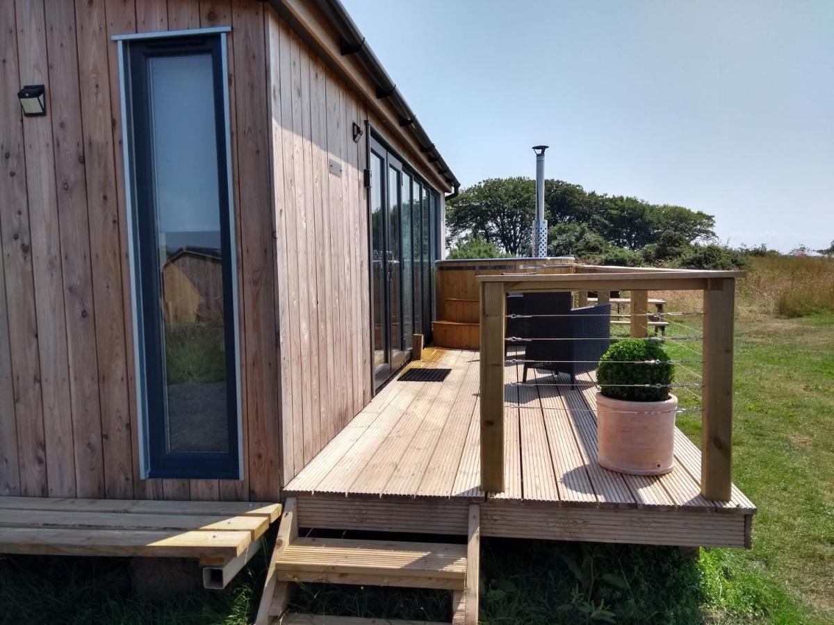 Cleeves Cabins Arran Luxury Lodge With Hot Tub Dalry  Exterior photo
