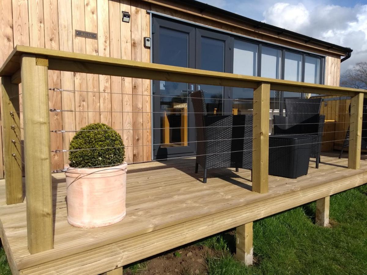 Cleeves Cabins Arran Luxury Lodge With Hot Tub Dalry  Exterior photo